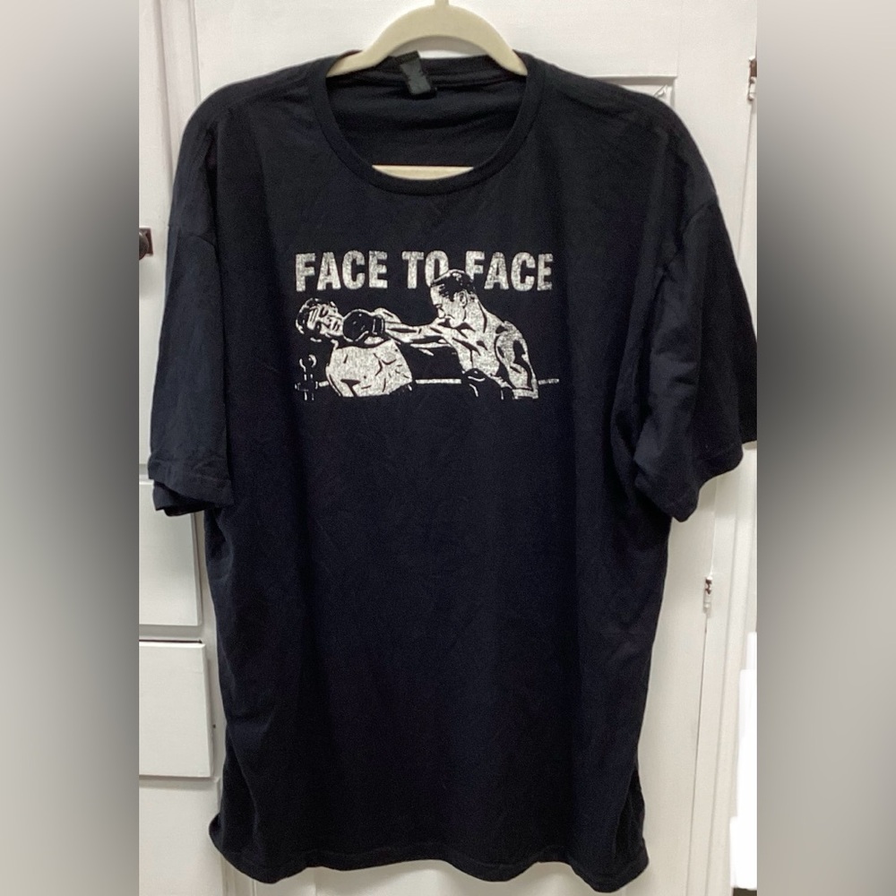 Men’s Gildan xl boxing t-shirt